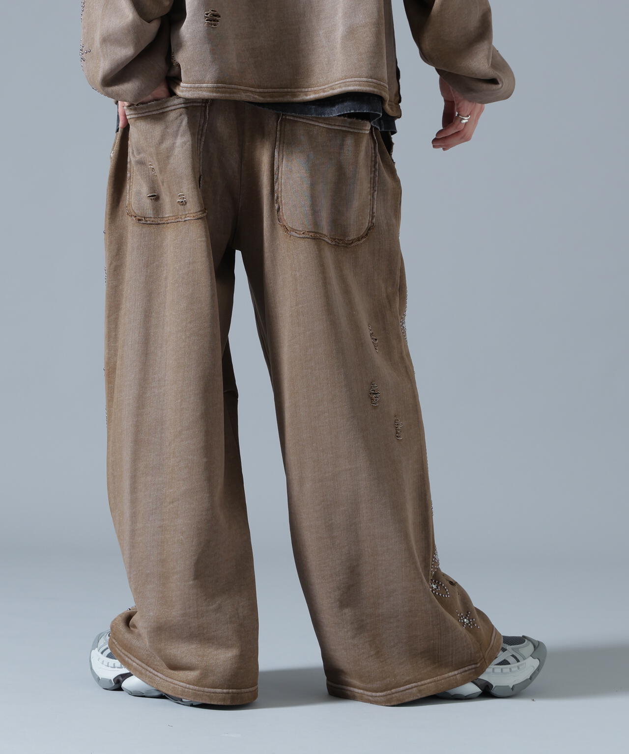 DankeSchon/ダンケシェーン/STUDS SWEAT BAGGY PANTS