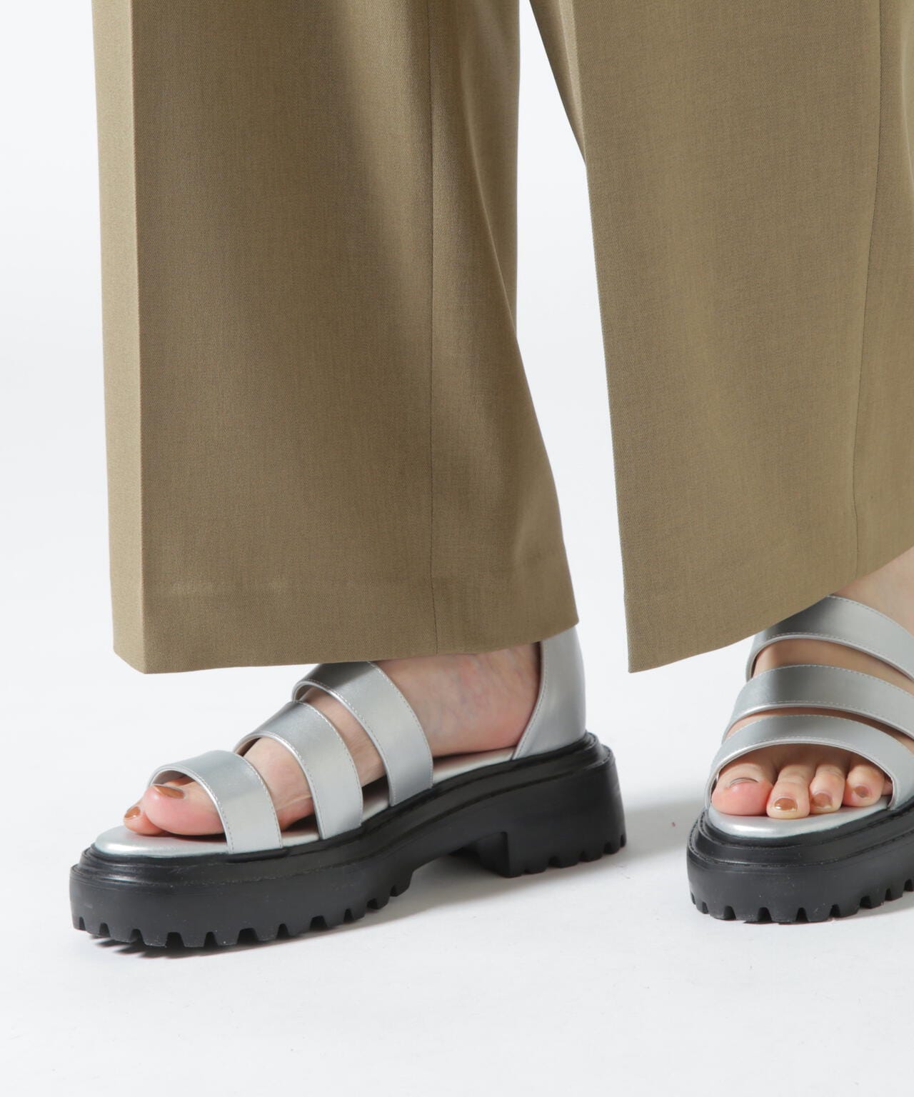 DROIT BELLO（ドロイトベロ）タックパンツ