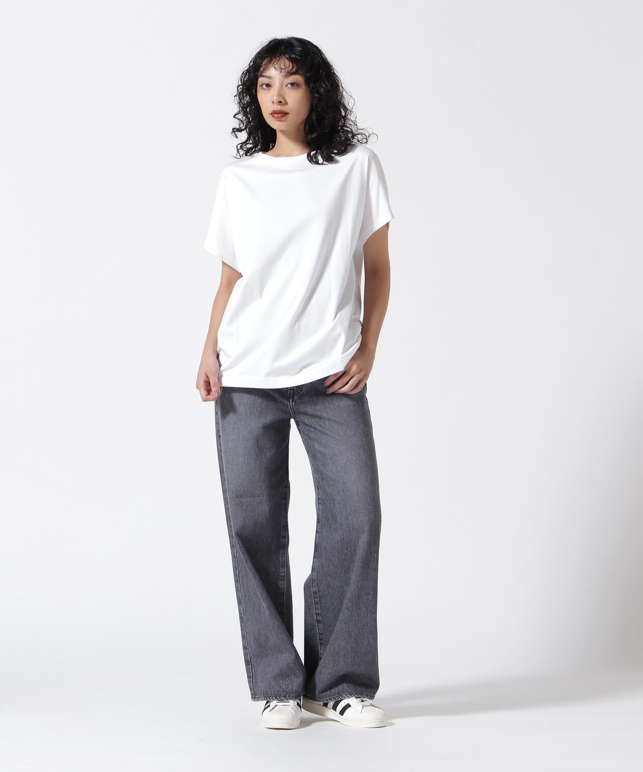 ATON (エイトン) SUVIN 60/2 CAP SLEEVE T-SHIRT