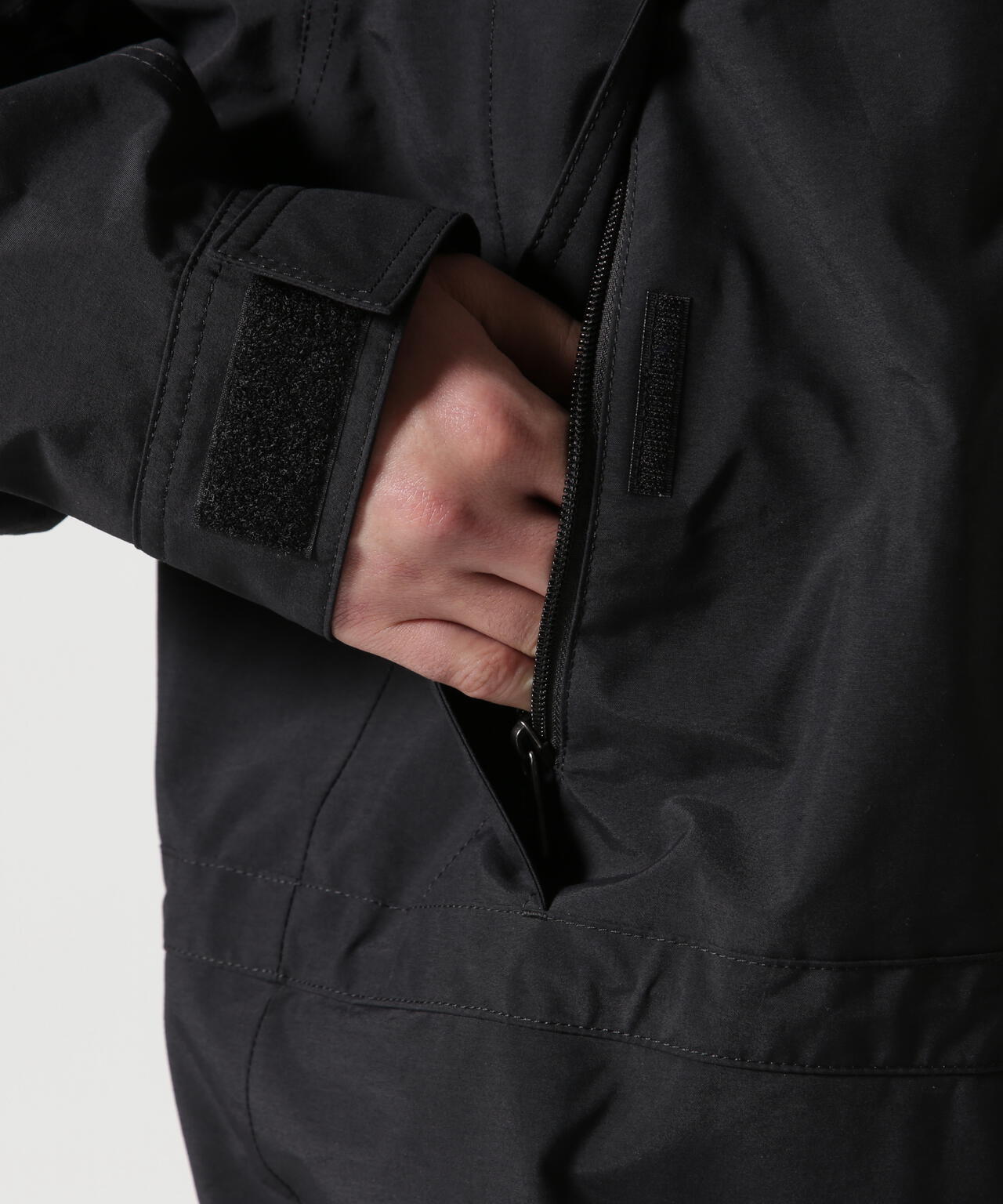 THE NORTH FACE(ザ・ノース・フェイス)　Mountain Light Jacket