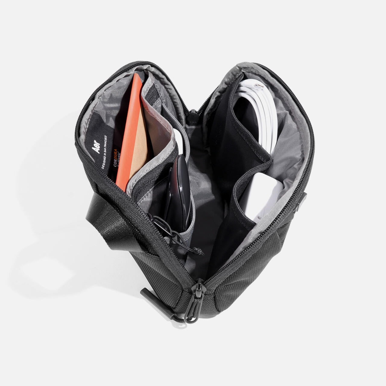 Aer（エアー）Slim Pouch Black  AER-21028