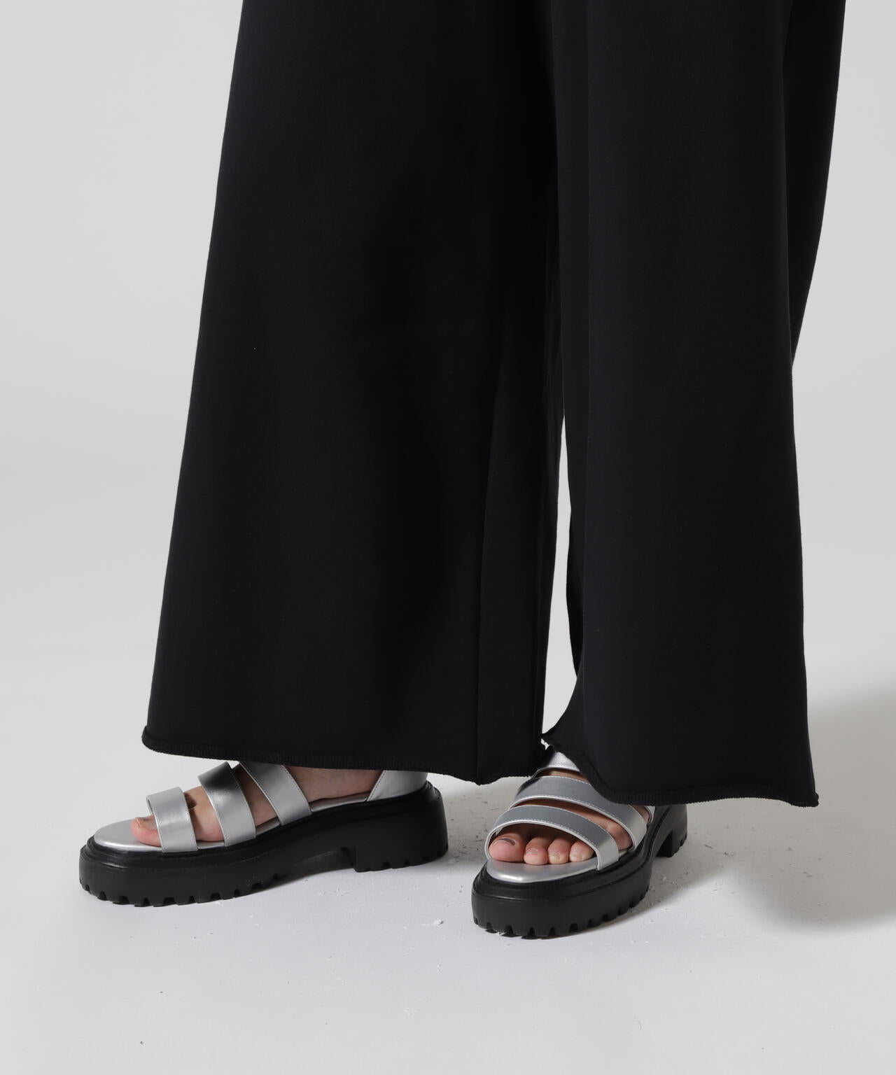 DROIT BELLO（ドロイトベロ）ワイドスェットパンツ