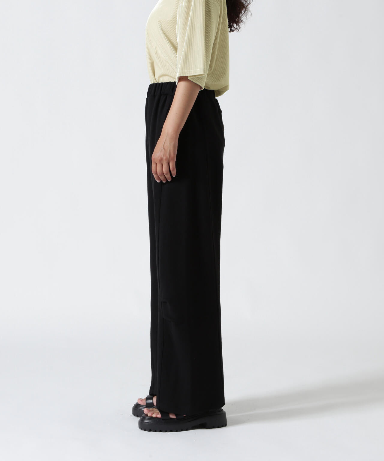 YENN（イエン）KNEE TUCK SWEAT PT /Y253-31078