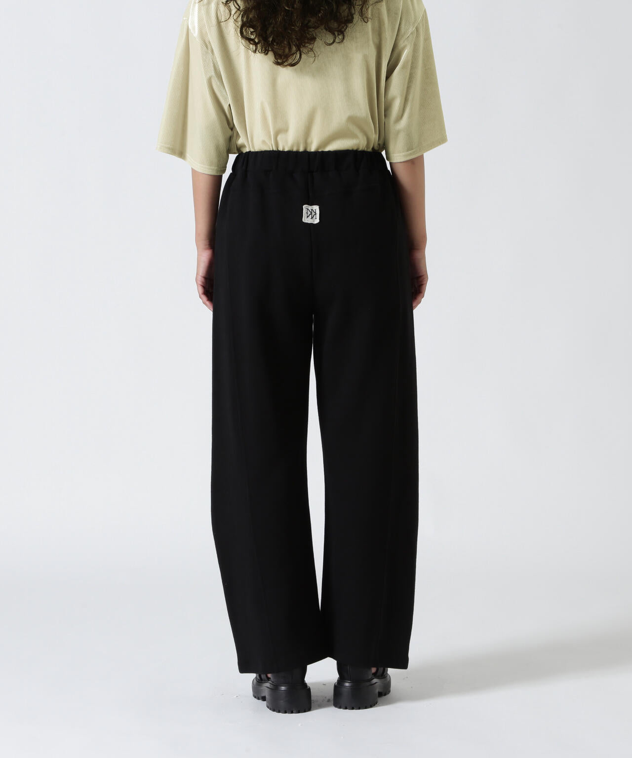 YENN（イエン）KNEE TUCK SWEAT PT /Y253-31078