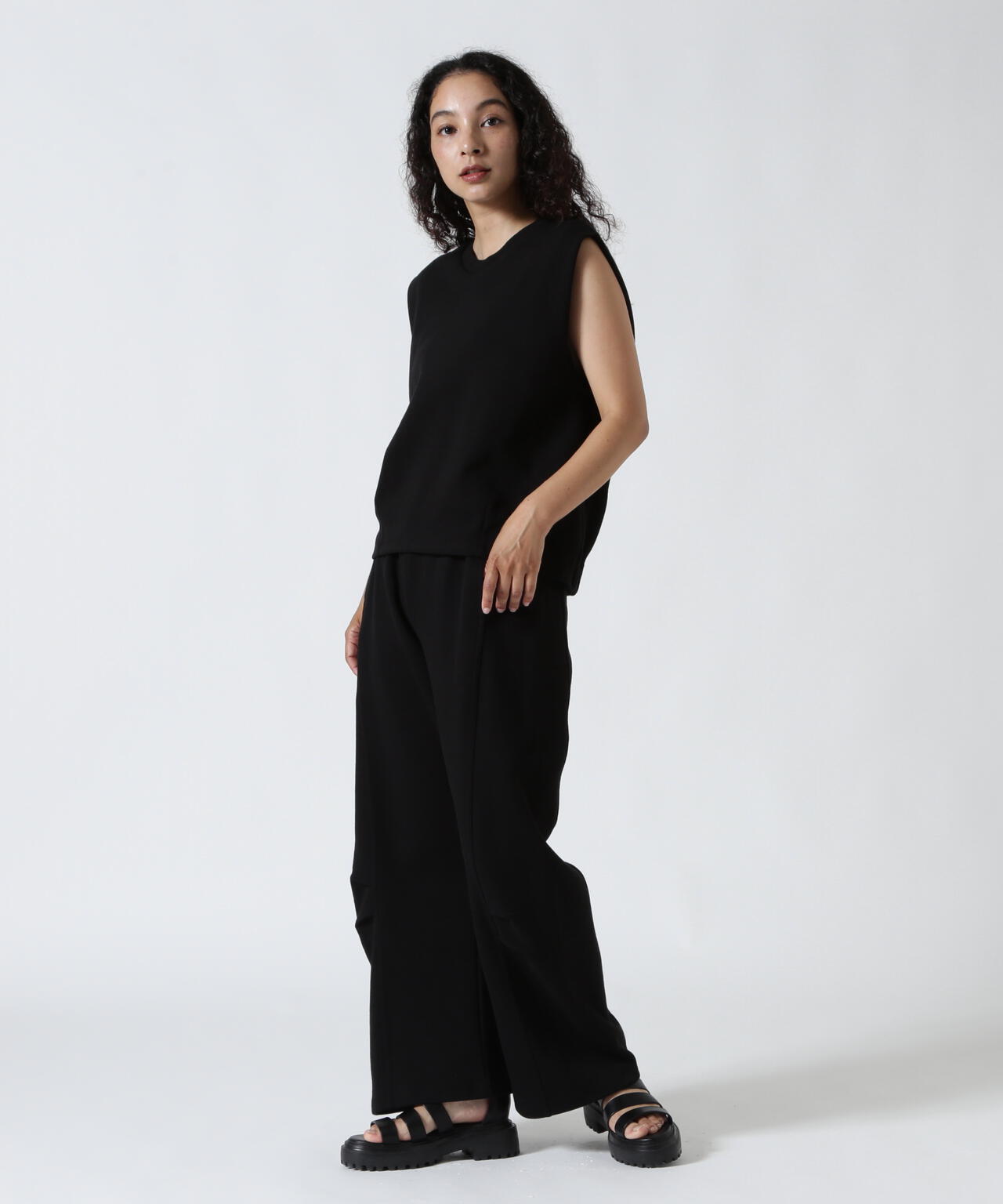 YENN（イエン）KNEE TUCK SWEAT PT /Y253-31078