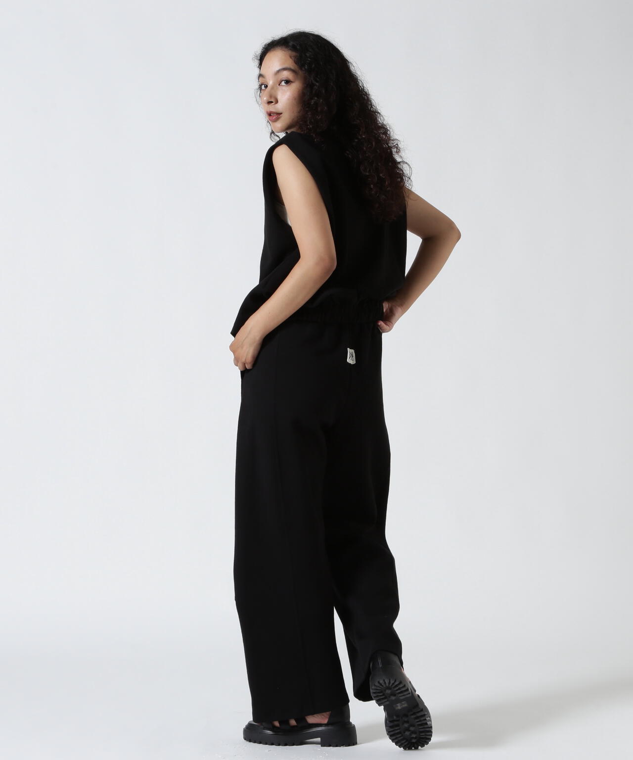 YENN（イエン）KNEE TUCK SWEAT PT /Y253-31078
