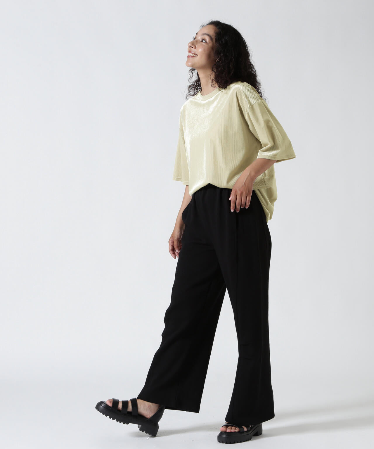 YENN（イエン）KNEE TUCK SWEAT PT /Y253-31078