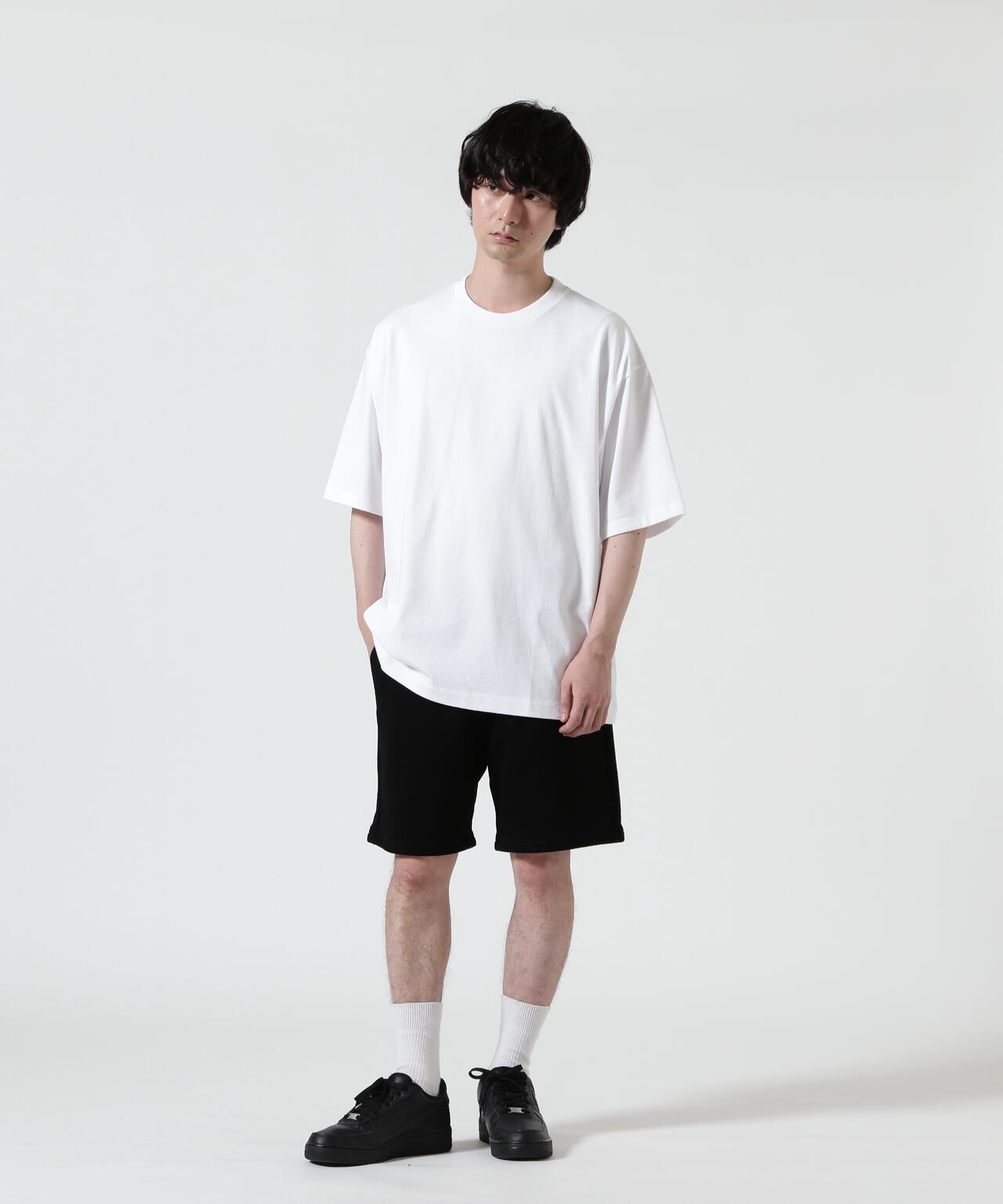 177cm B:81 W:72 H:88 着用サイズ：6