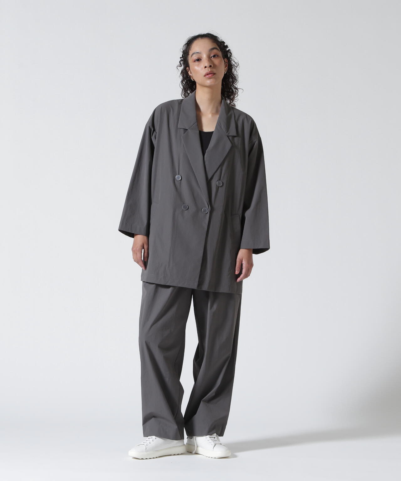 DROIT BELLO（ドロイトベロ）ナイロンストレッチパンツ