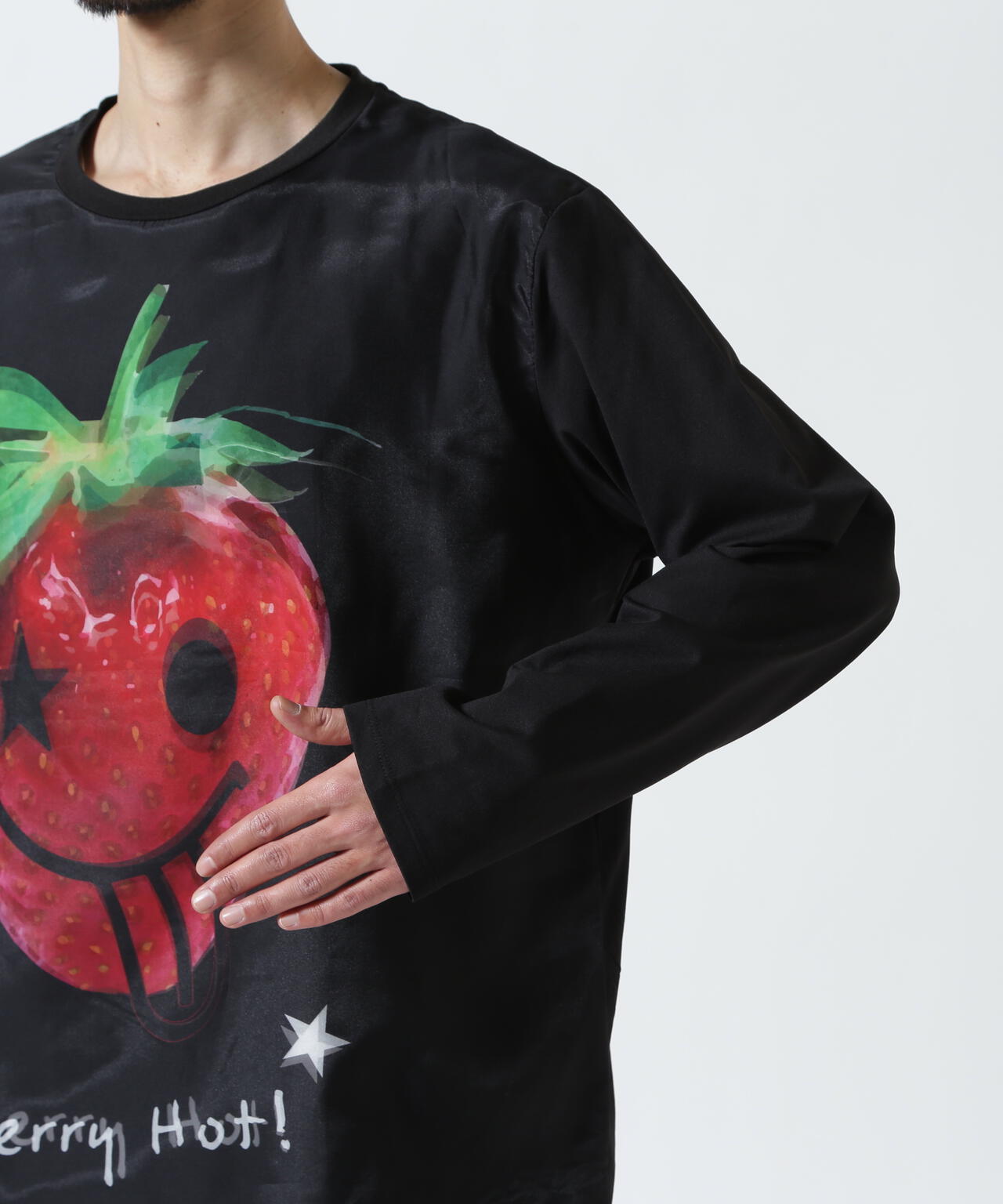 maxsix(マックスシックス）BERRY HAPPY 3D L/S TEE