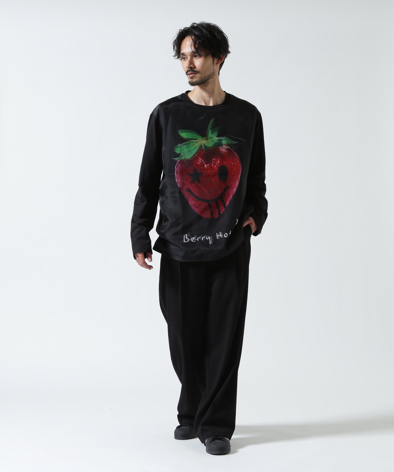maxsix(マックスシックス）BERRY HAPPY 3D L/S TEE
