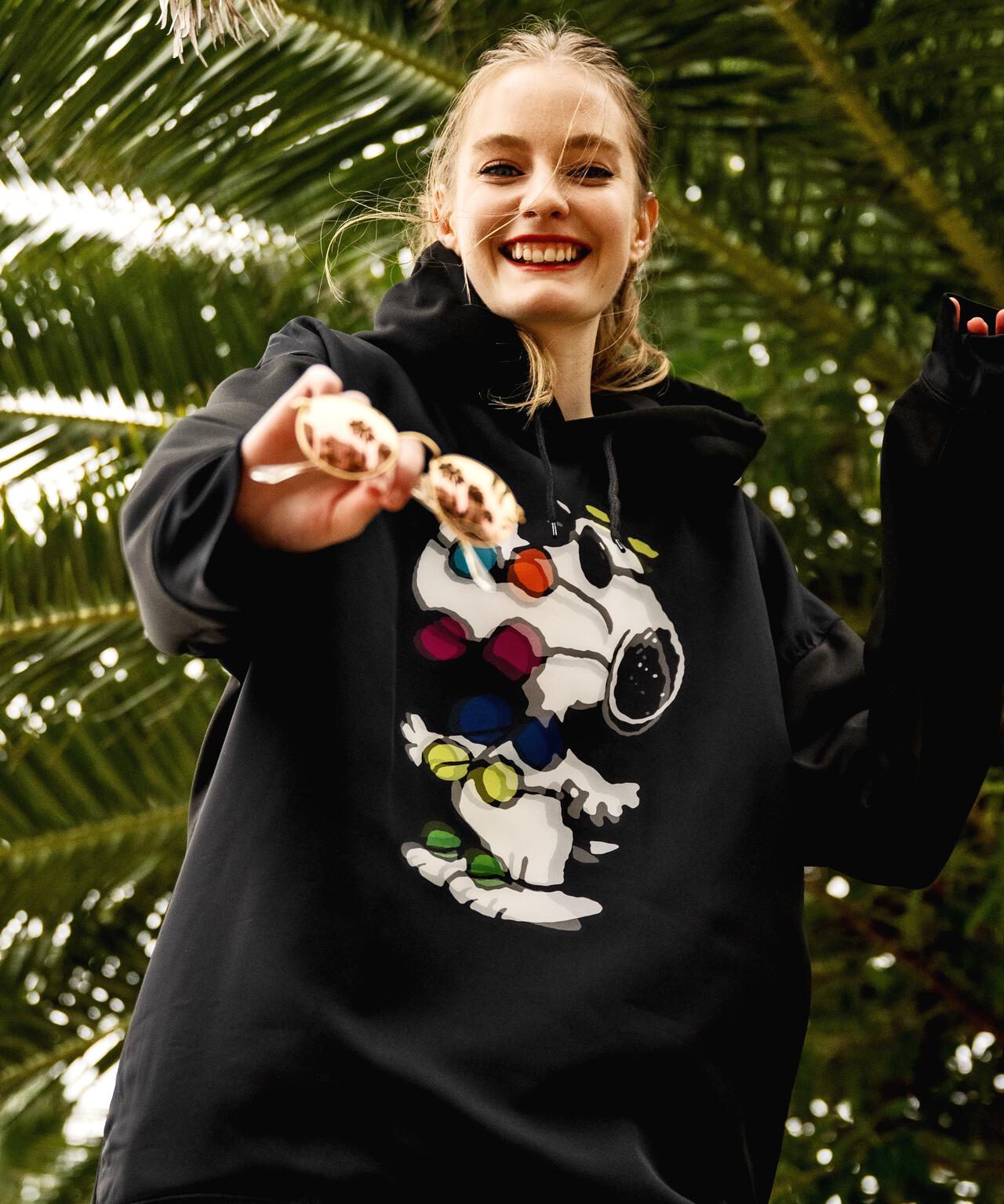 maxsix(マックスシックス）SUNGLASS SNOOPY PARKA 3D パーカー