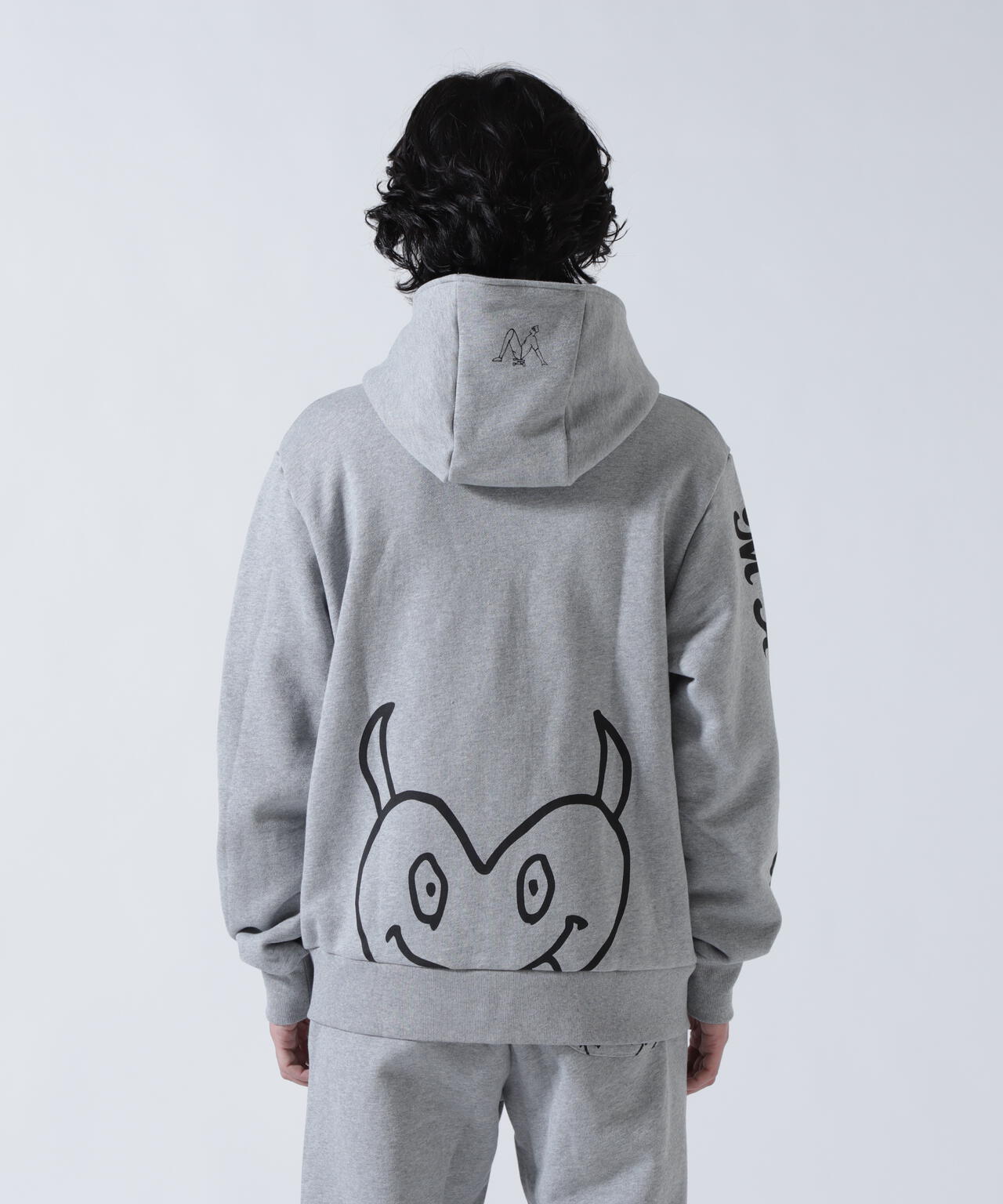 maxsix(マックスシックス）ONI HEART ZIP PARKA