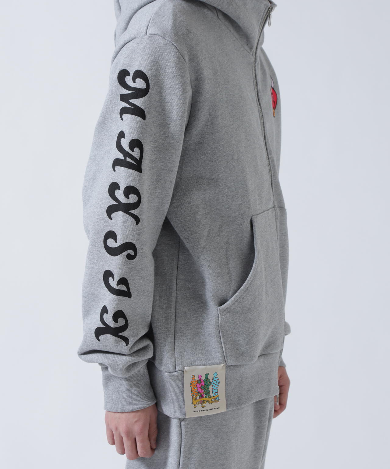 maxsix(マックスシックス）ONI HEART ZIP PARKA