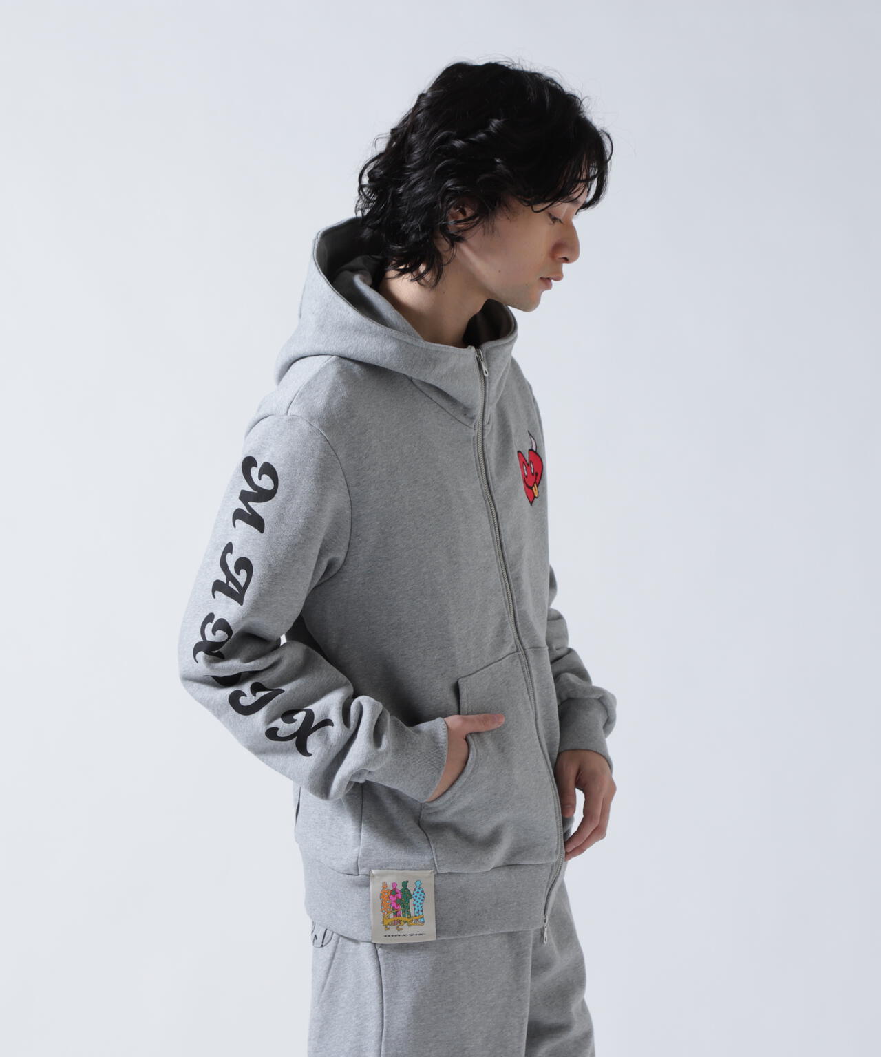 maxsix(マックスシックス）ONI HEART ZIP PARKA