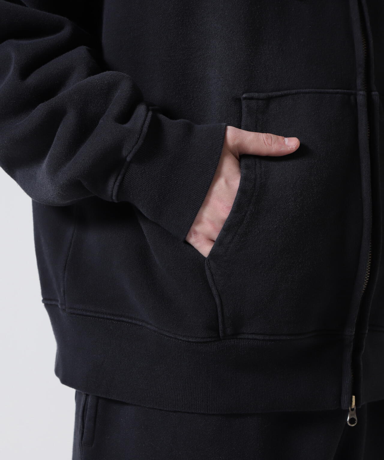 WIND AND SEA（ウィンダンシー）SULFUR DYEING LOGO ZIP SWEATSHIRT