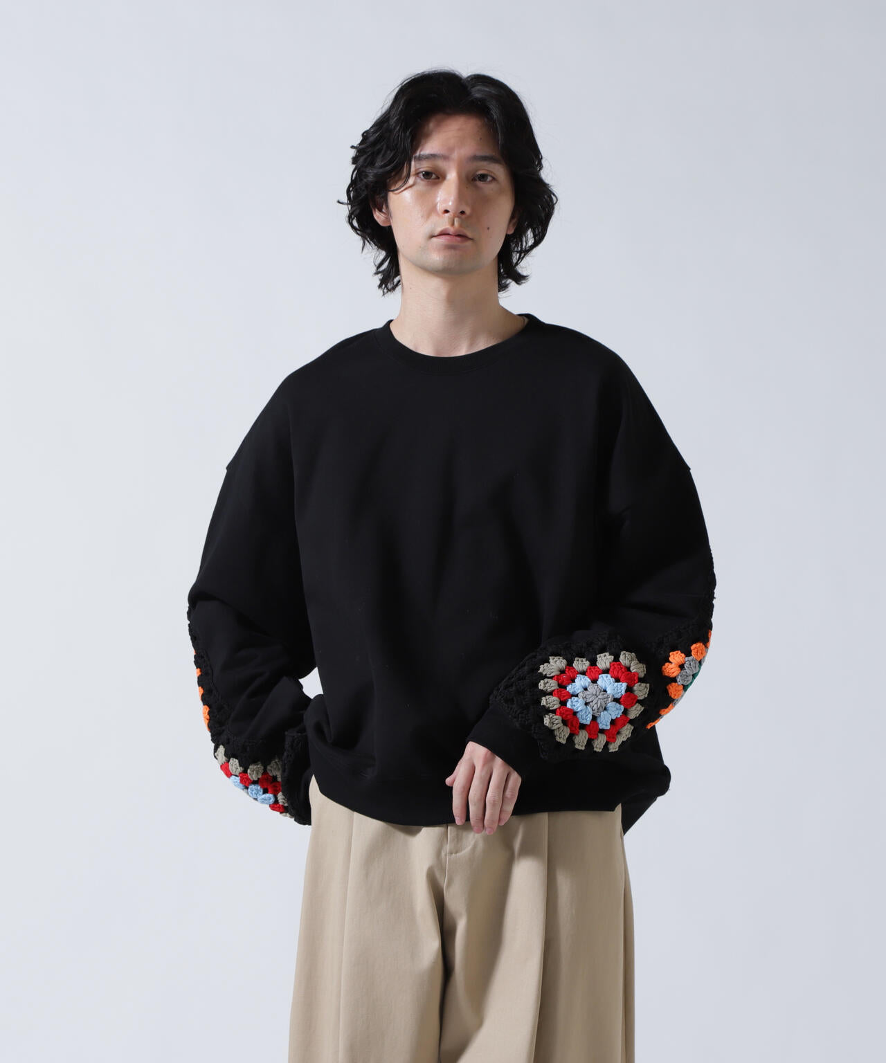 DISCOVERED(ディスカバード) 別注CROCHET SLEEVE SWEAT(UNISEX)