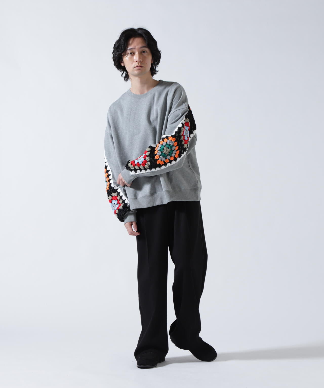 DISCOVERED(ディスカバード) 別注CROCHET SLEEVE SWEAT(UNISEX)