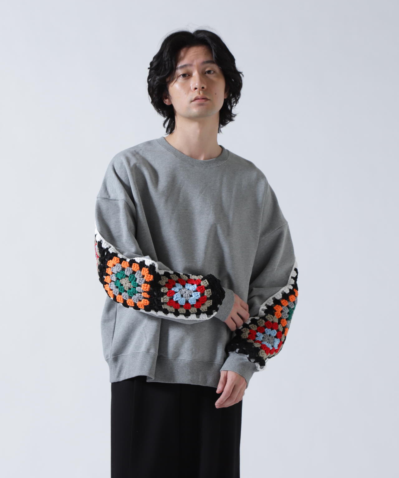 DISCOVERED(ディスカバード) 別注CROCHET SLEEVE SWEAT(UNISEX)