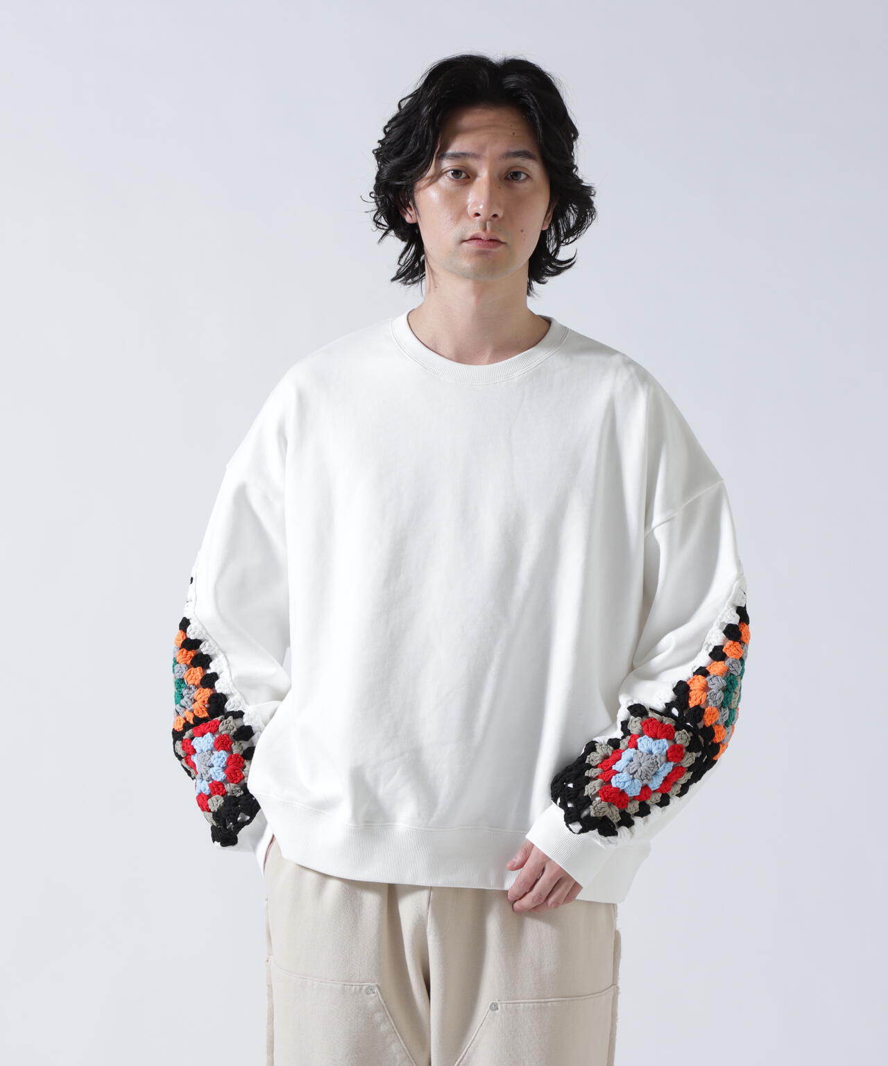 DISCOVERED(ディスカバード) 別注CROCHET SLEEVE SWEAT(UNISEX)