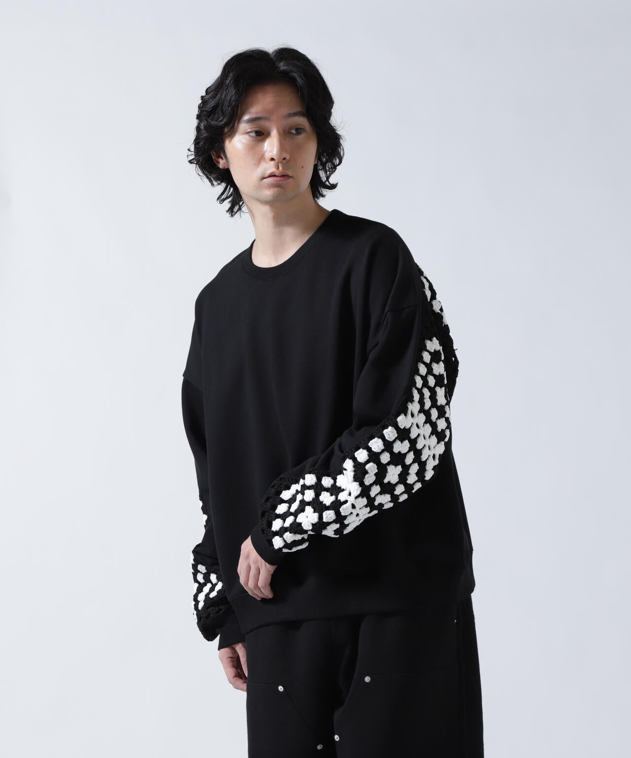 DISCOVERED(ディスカバード) 別注CROCHET SLEEVE SWEAT(UNISEX)