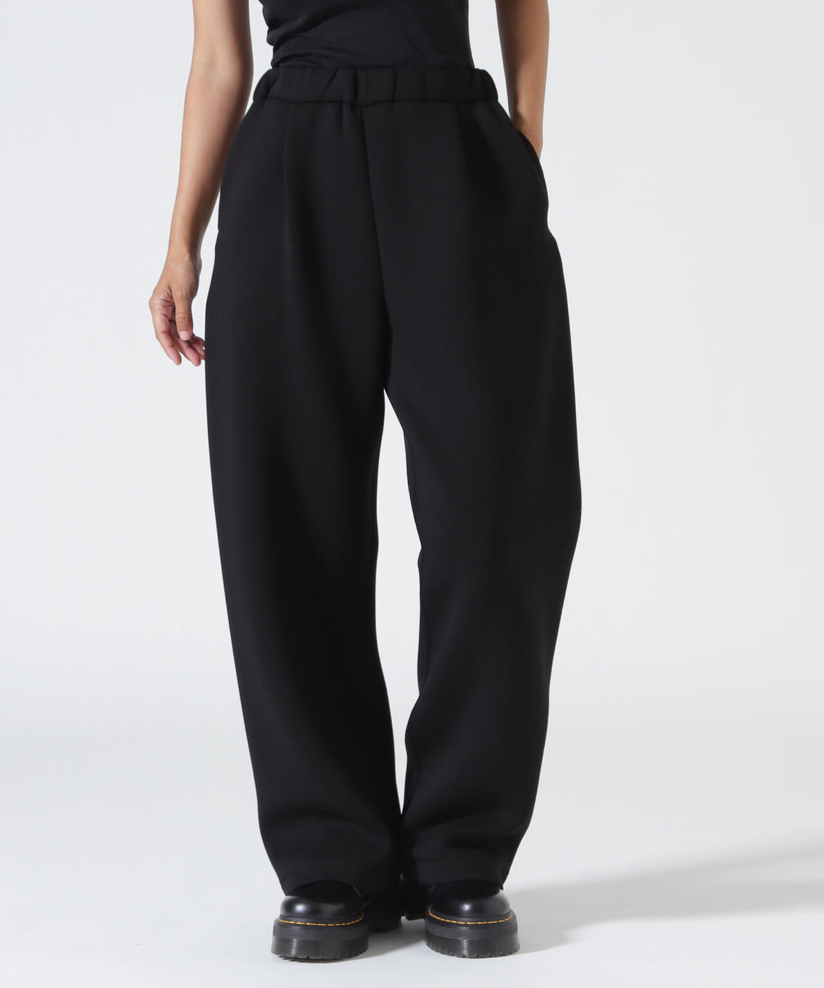 YENN（イエン）SPONDISH TUCK PANTS