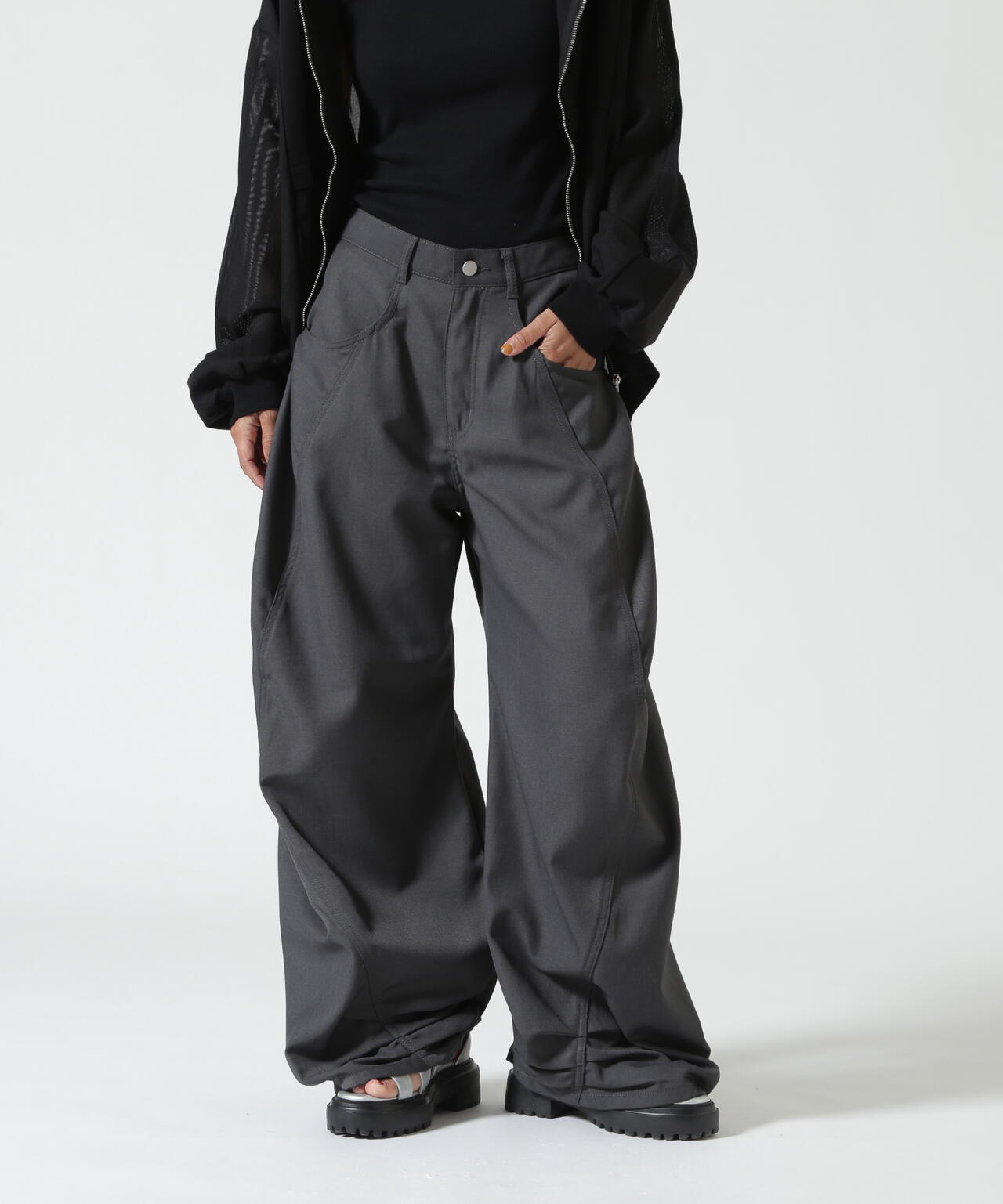 Knuth Marf（クヌースマーフ）tuck design denim pants
