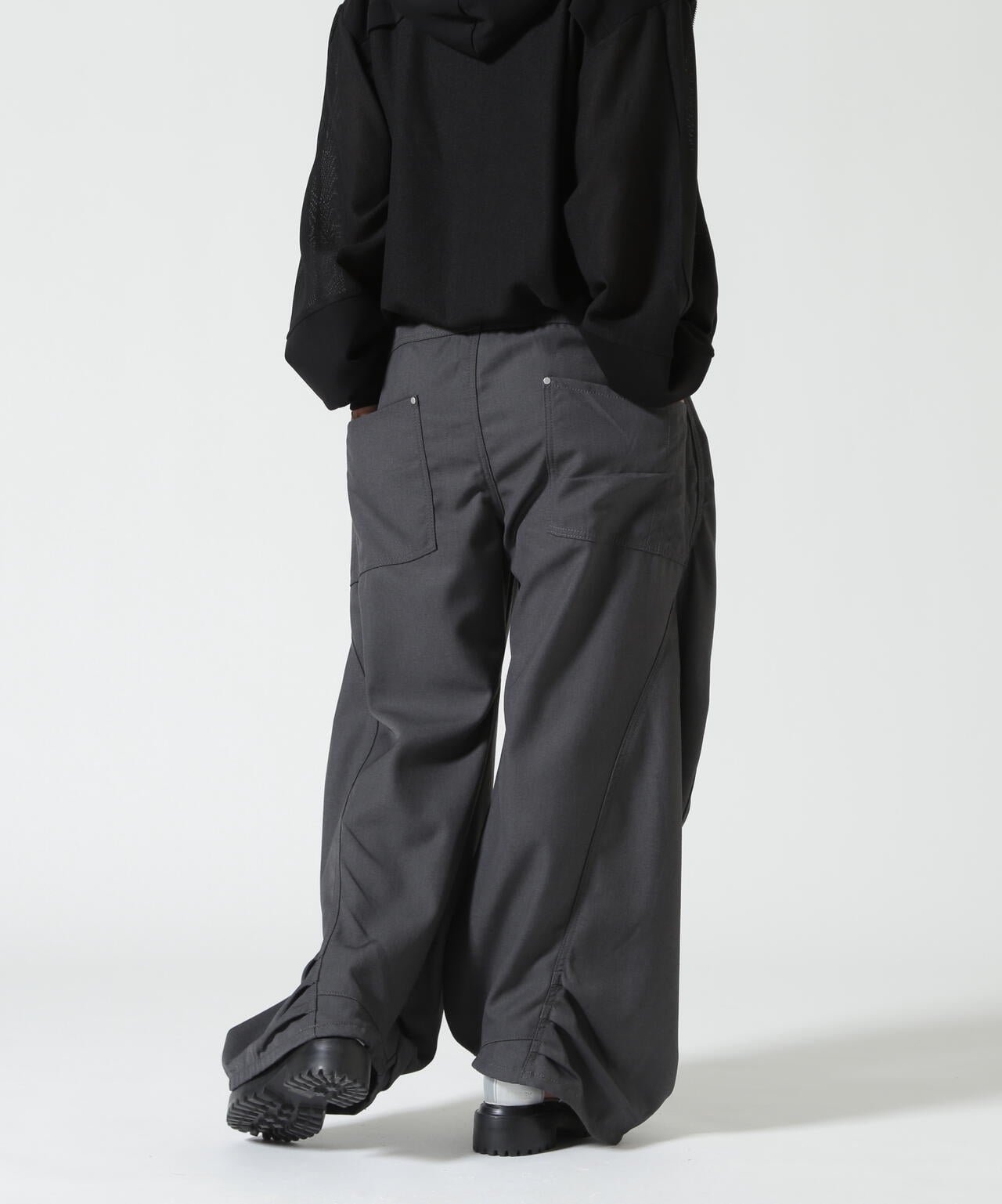 Knuth Marf（クヌースマーフ）tuck design denim pants