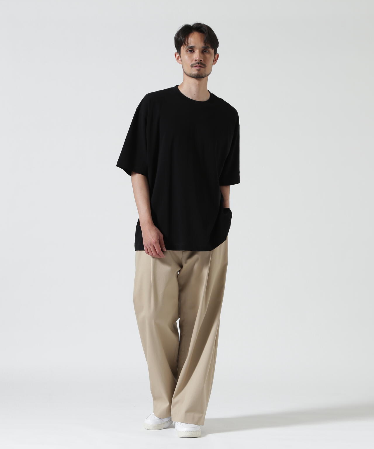 Height 178  Chest 92  Waist 76  hips 95  Shoes 27.0 着用サイズ：6
