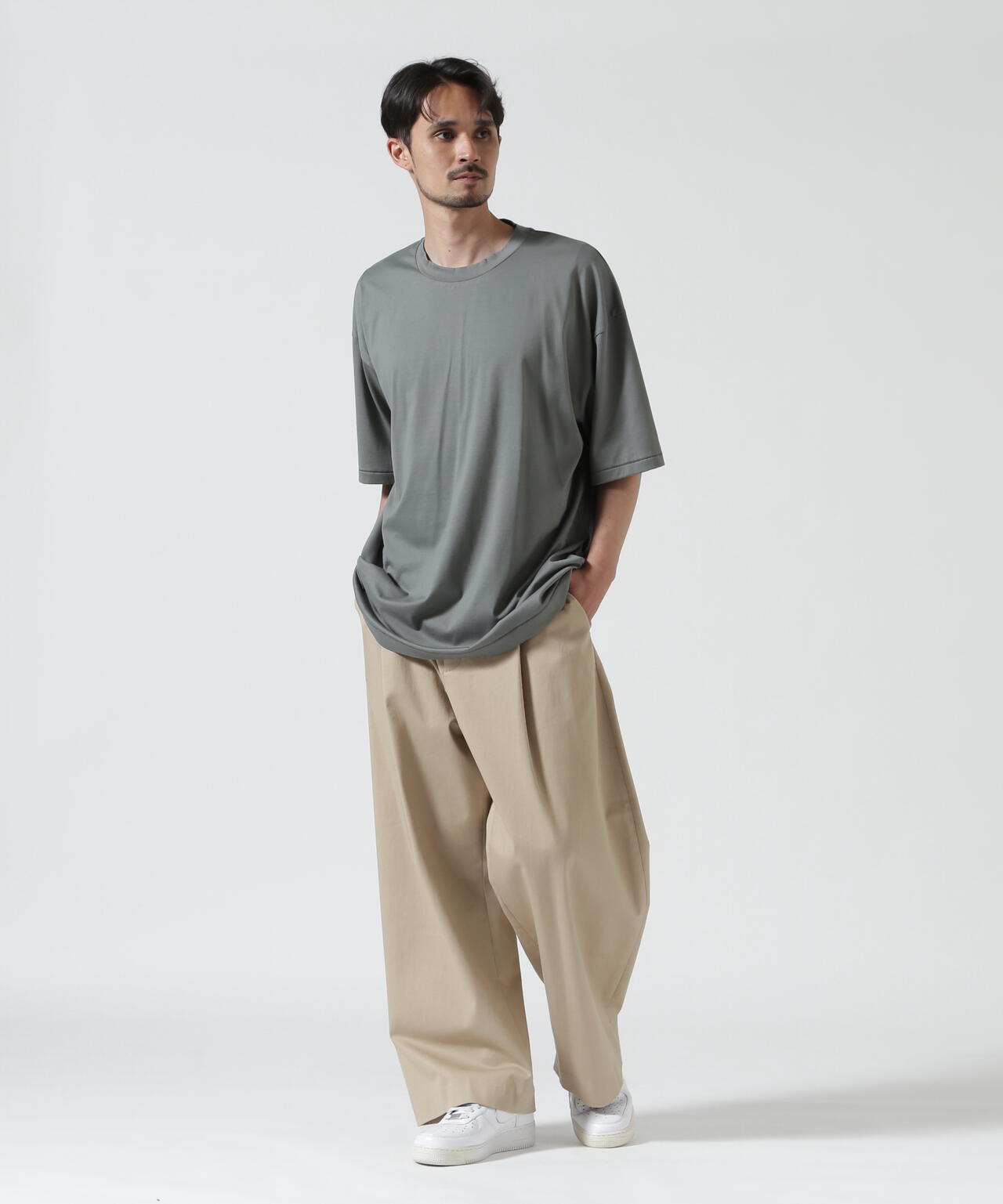 Height 178  Chest 92  Waist 76  hips 95  Shoes 27.0 着用サイズ：6