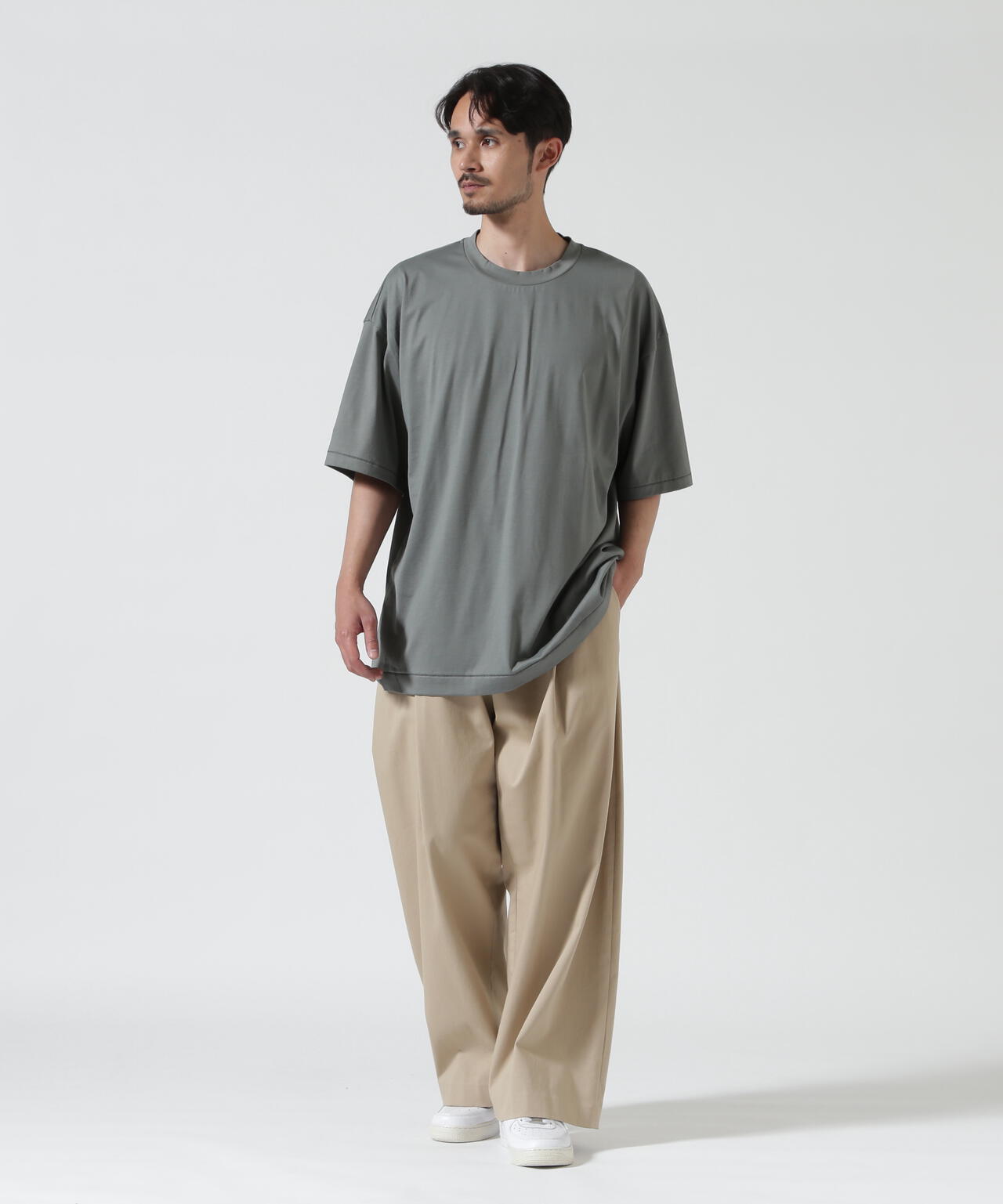 Height 178  Chest 92  Waist 76  hips 95  Shoes 27.0 着用サイズ：6