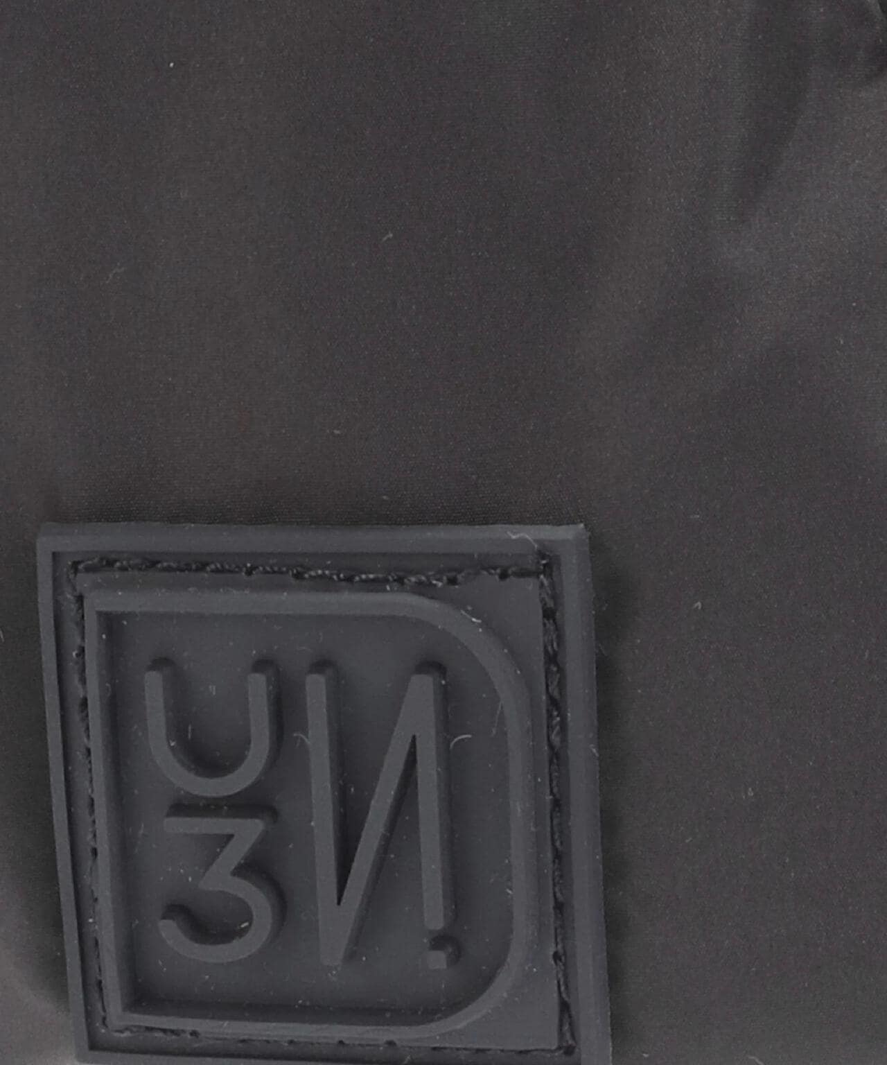 UN3D./アンスリード/PADDED TRIANGLE MINI BAG