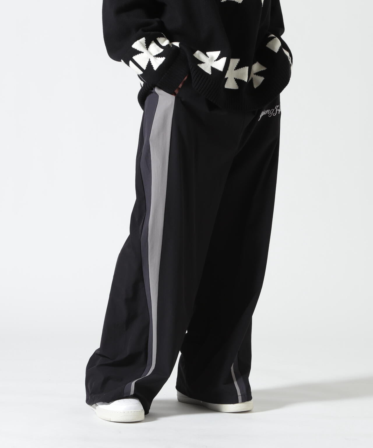 Height 178  Chest 92  Waist 76  hips 95  Shoes 27.0 着用サイズ：L