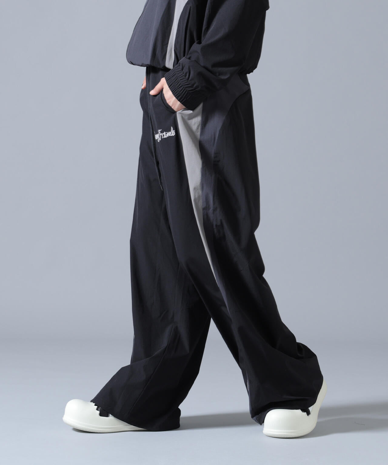 FR(13)NDS/フレンズ/NYLON TRACK PANTS