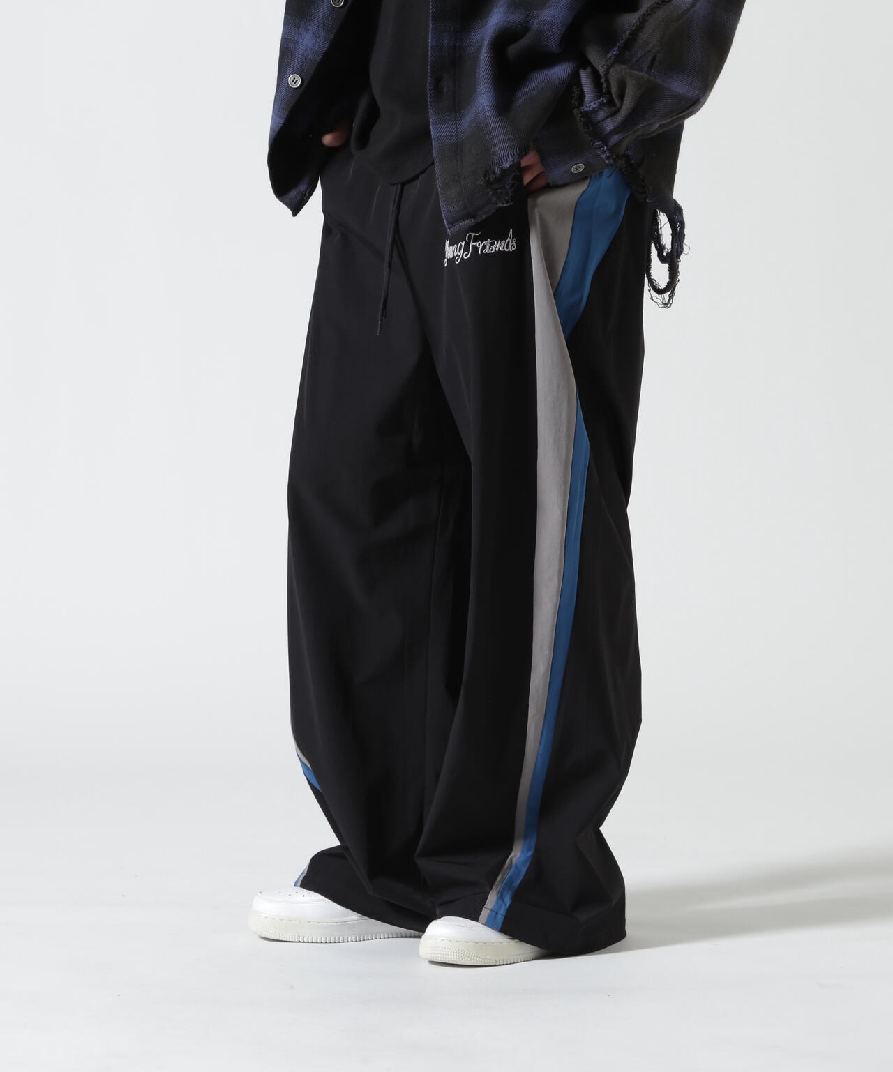 Height 178  Chest 92  Waist 76  hips 95  Shoes 27.0 着用サイズ：L