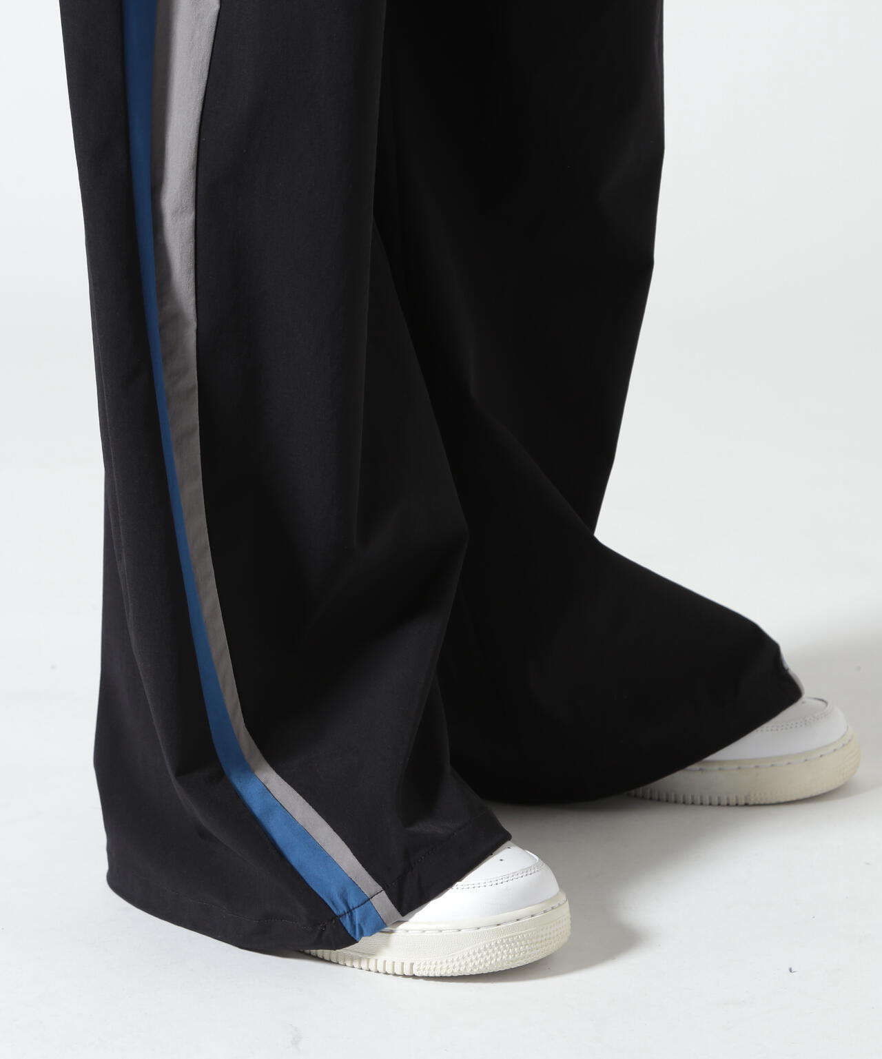 Height 178  Chest 92  Waist 76  hips 95  Shoes 27.0 着用サイズ：L