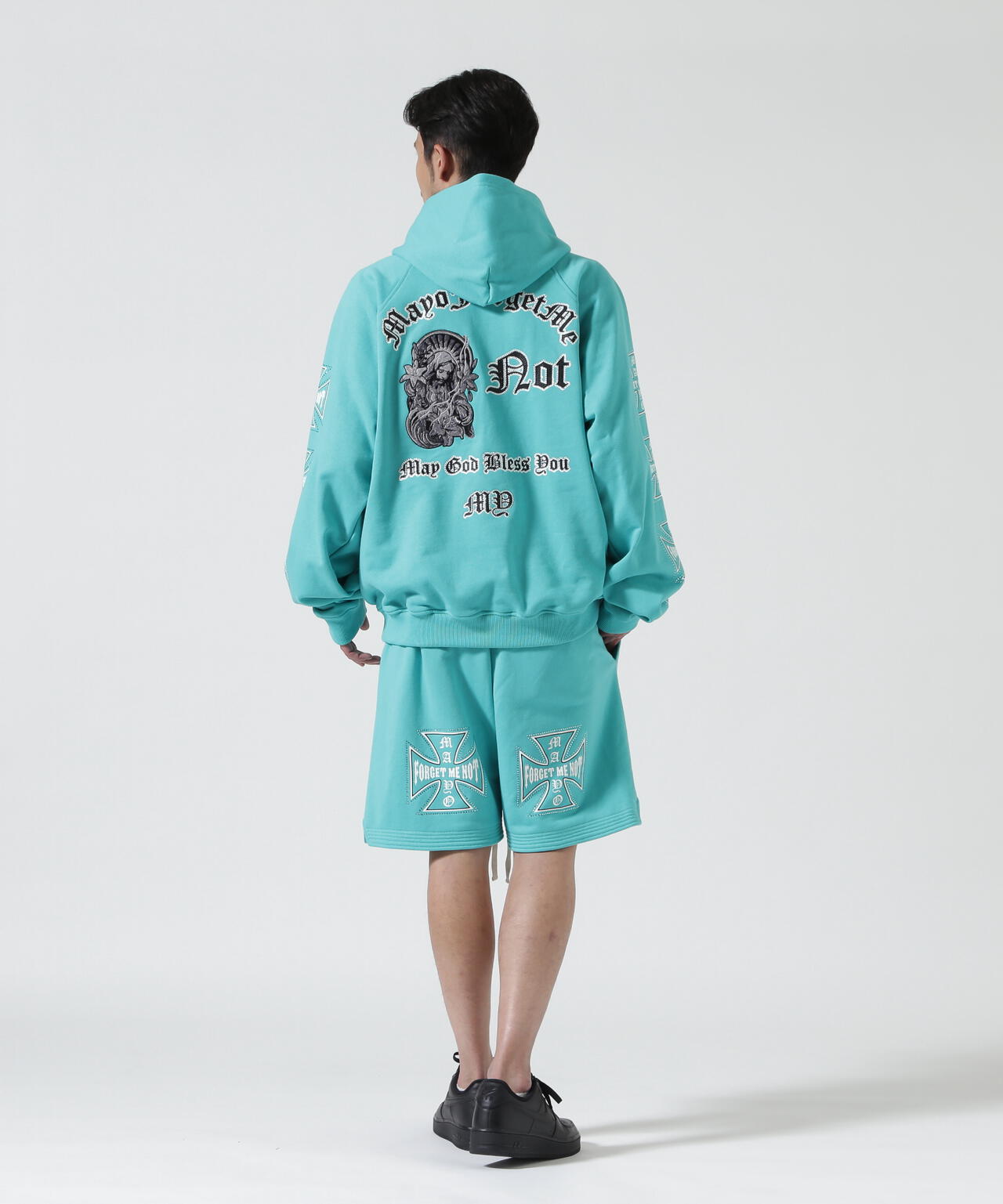 Height 178  Chest 92  Waist 76  hips 95  Shoes 27.0 着用サイズ：L