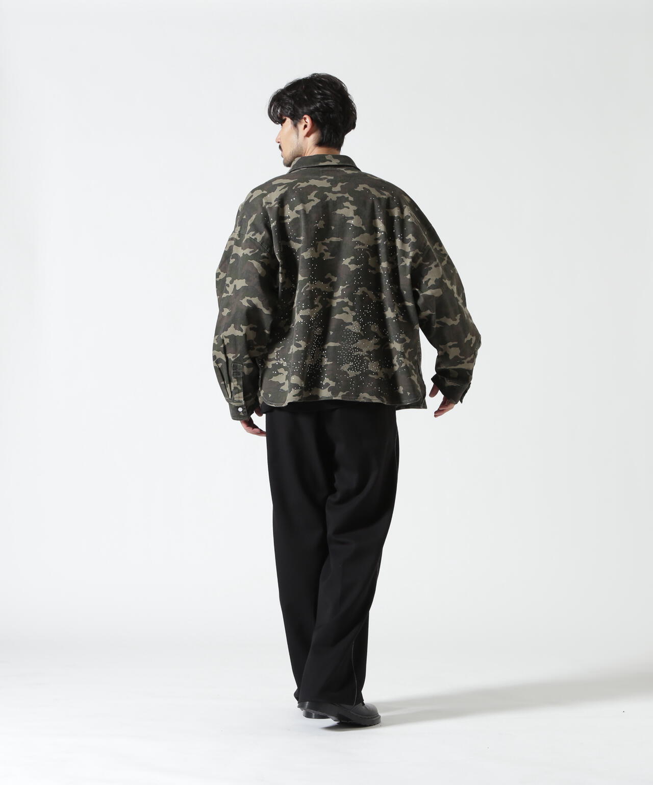 Height 178  Chest 92  Waist 76  hips 95  Shoes 27.0 着用サイズ：L