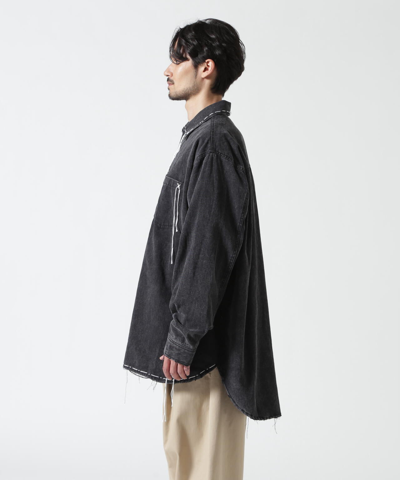 Height 178  Chest 92  Waist 76  hips 95  Shoes 27.0 着用サイズ：M