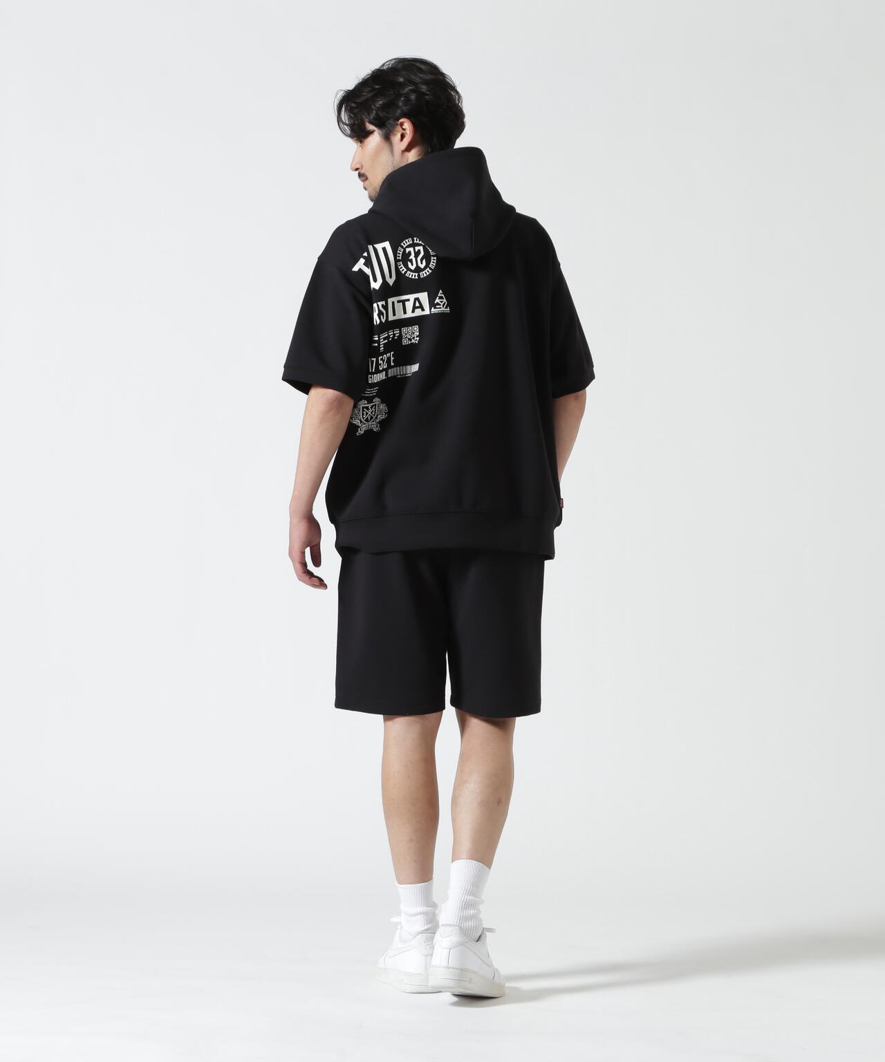 Height 178  Chest 92  Waist 76  hips 95  Shoes 27.0 着用サイズ：L