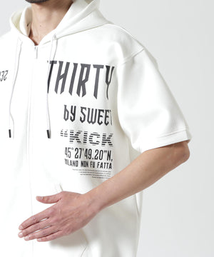 Height 178  Chest 92  Waist 76  hips 95  Shoes 27.0 着用サイズ：L