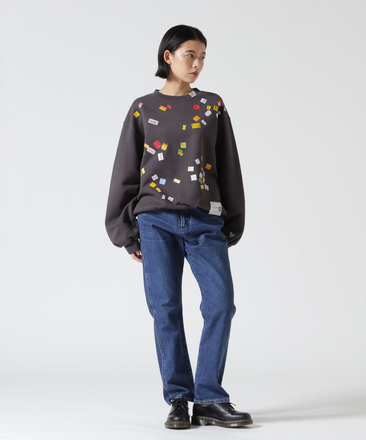 Maison MIHARAYASUHIRO/メゾン ミハラヤスヒロ/PRICE TAG STICKER PRINTED SWEATSHIRT