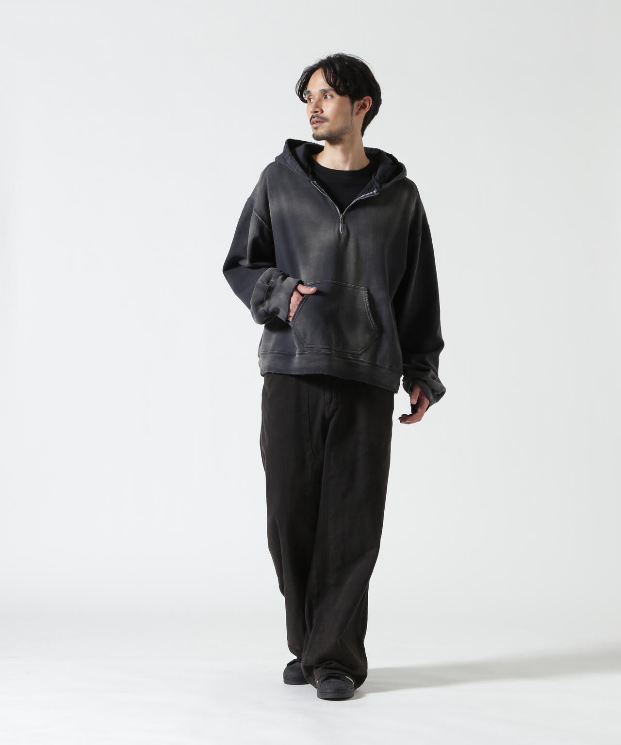 Height 178  Chest 92  Waist 76  hips 95  Shoes 27.0 着用サイズ：2