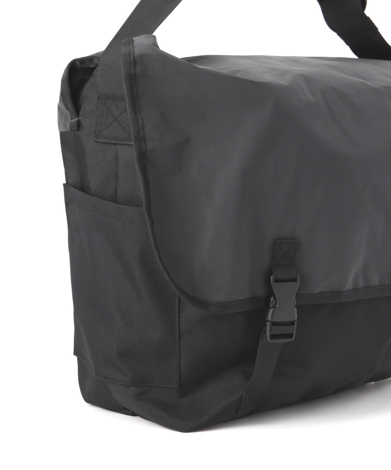 PACKING/パッキング/BLACK REFLECTIVE MESSENGER/リフレクティブメッセンジャーバッグ