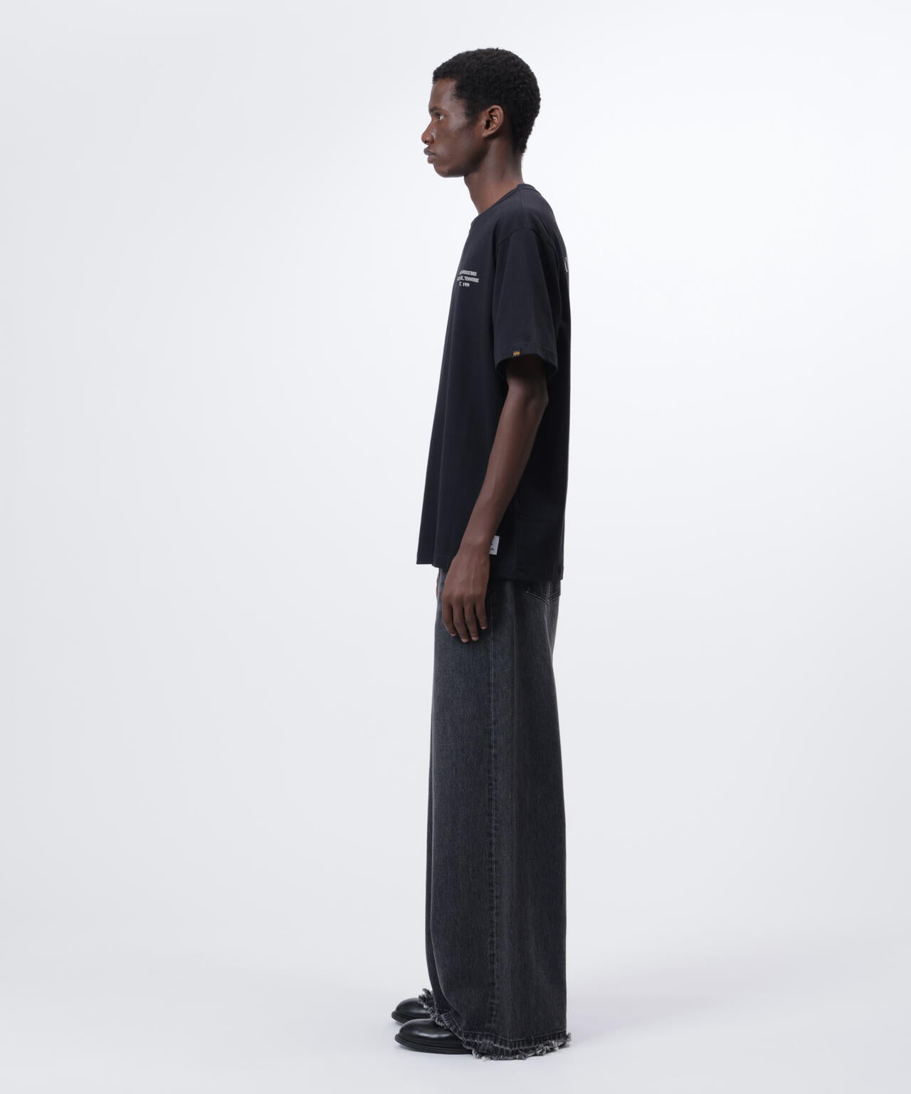 185cm C:83 W:66 H:86 着用サイズ：L