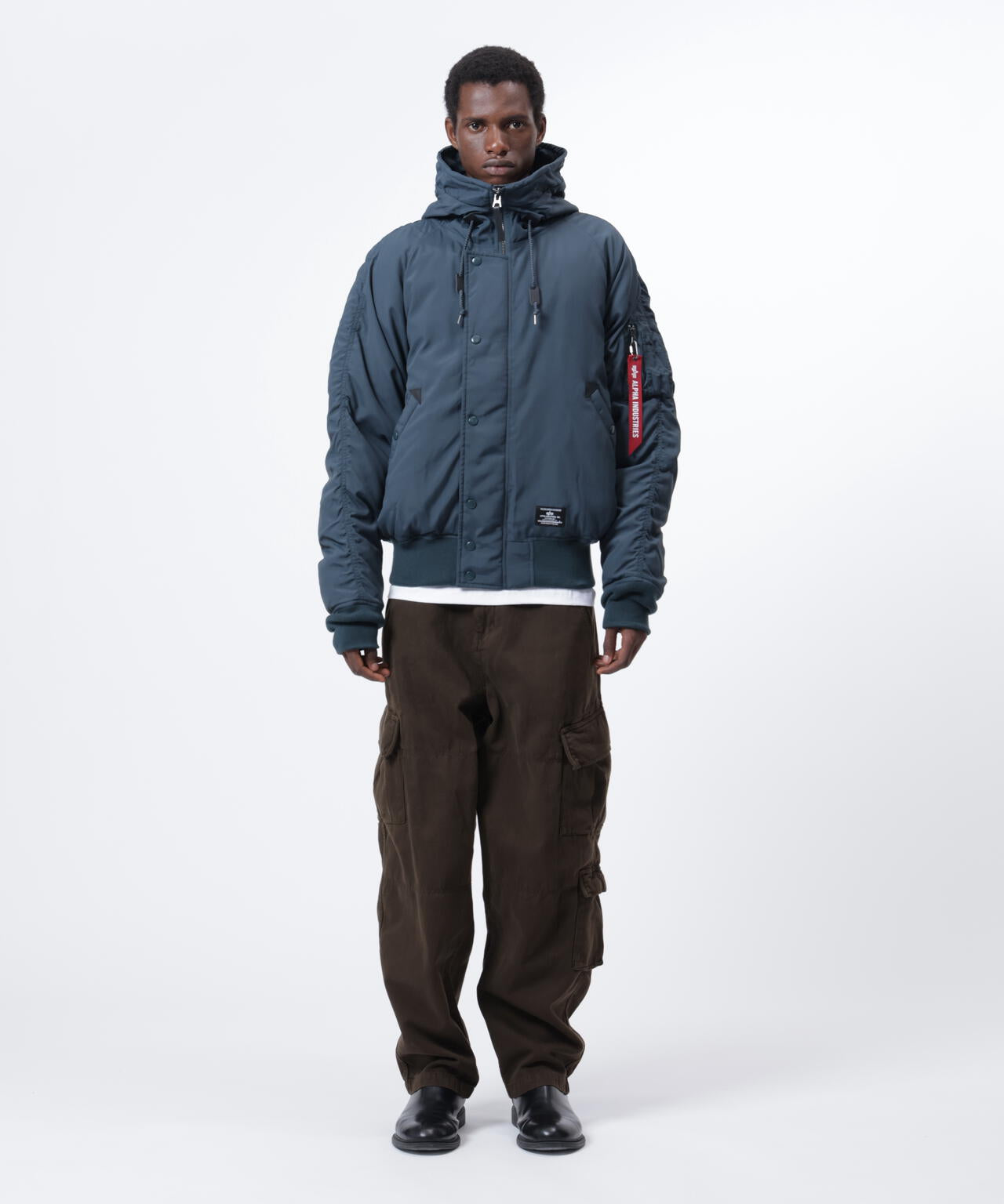 185cm C:83 W:66 H:86 着用サイズ：L