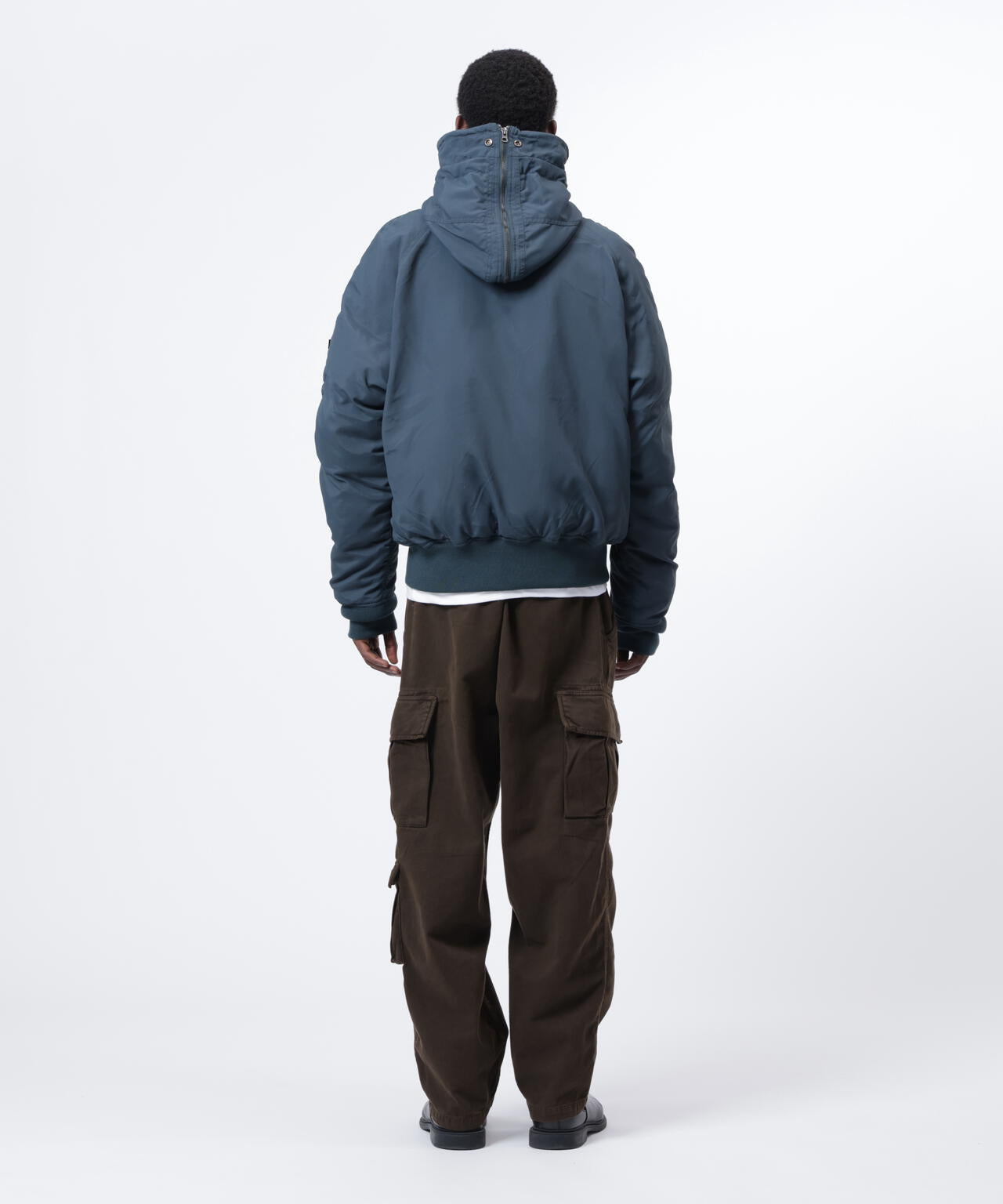 185cm C:83 W:66 H:86 着用サイズ：L